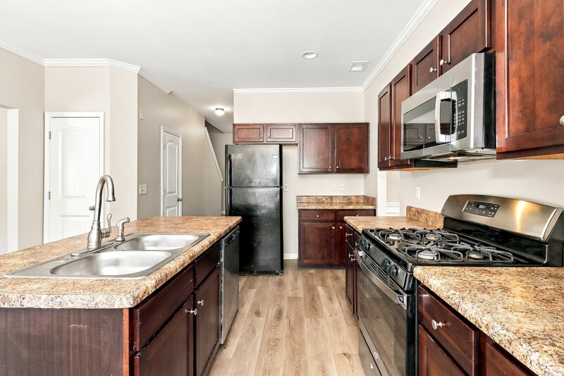 2,160/Mo, 73 Hamil Ct NW Cartersville, GA 30120 Kitchen View 2