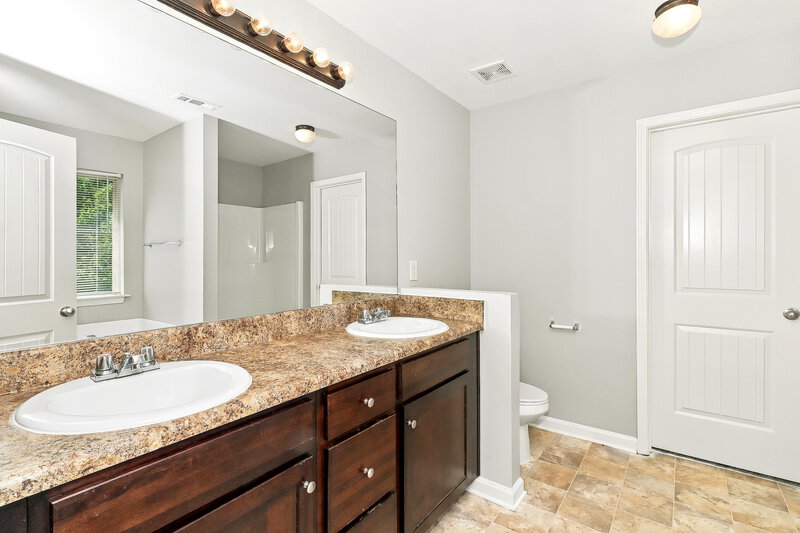 2,160/Mo, 73 Hamil Ct NW Cartersville, GA 30120 Primary Bathroom View
