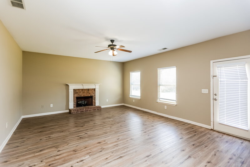 1,890/Mo, 75 Hamil Ct NW Cartersville, GA 30120 Living Room View