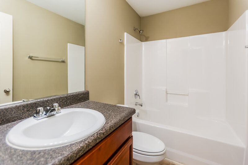 1,890/Mo, 75 Hamil Ct NW Cartersville, GA 30120 Bathroom View