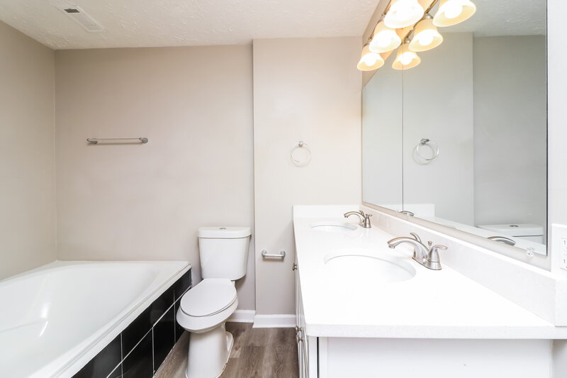 2,740/Mo, 1341 Windage Ct SW Marietta, GA 30008 Main Bathroom View 2