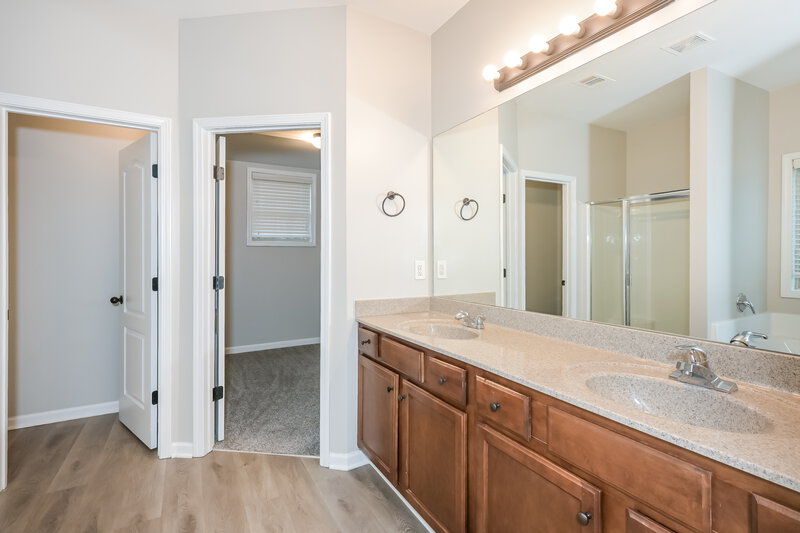 2,830/Mo, 3065 Hampton Bay Cv Buford, GA 30519 Main Bathroom View