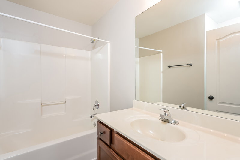 2,830/Mo, 3065 Hampton Bay Cv Buford, GA 30519 Bathroom View