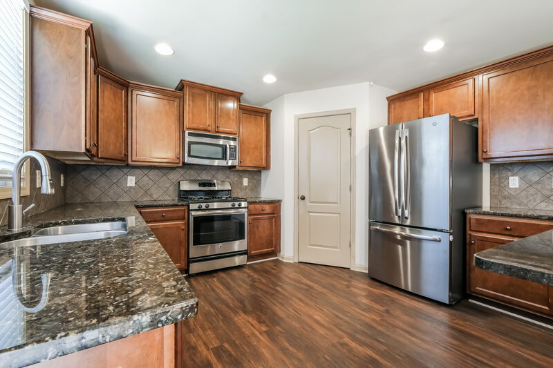 2,630/Mo, 3258 Sag Harbor Ct Buford, GA 30519 Kitchen View 2