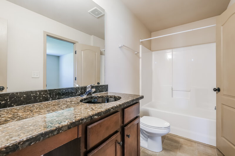 2,630/Mo, 3258 Sag Harbor Ct Buford, GA 30519 Bathroom View