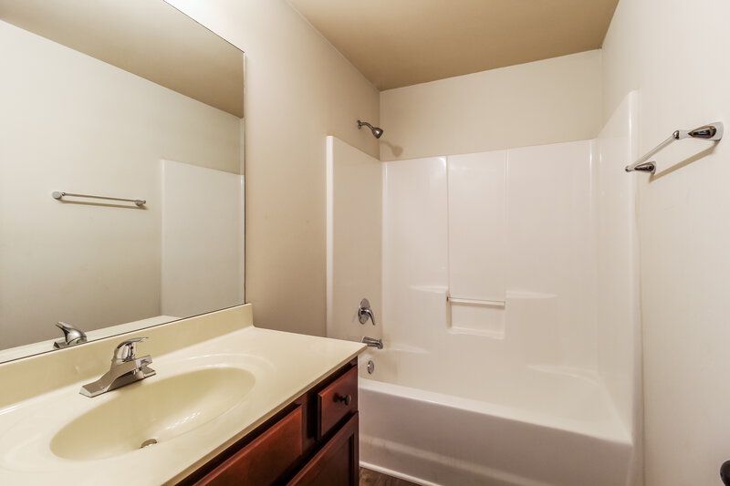 2,755/Mo, 3308 Sag Harbor Ct Buford, GA 30519 Bathroom View