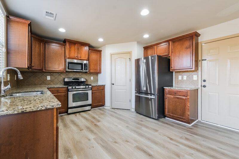 2,665/Mo, 3353 Sag Harbor Ct Buford, GA 30519 Kitchen View 2