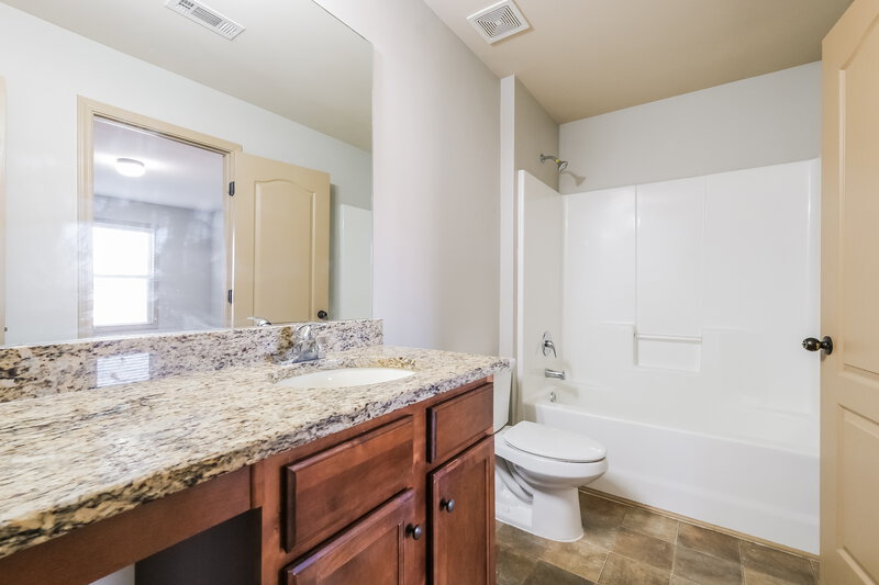 2,665/Mo, 3353 Sag Harbor Ct Buford, GA 30519 Bathroom View