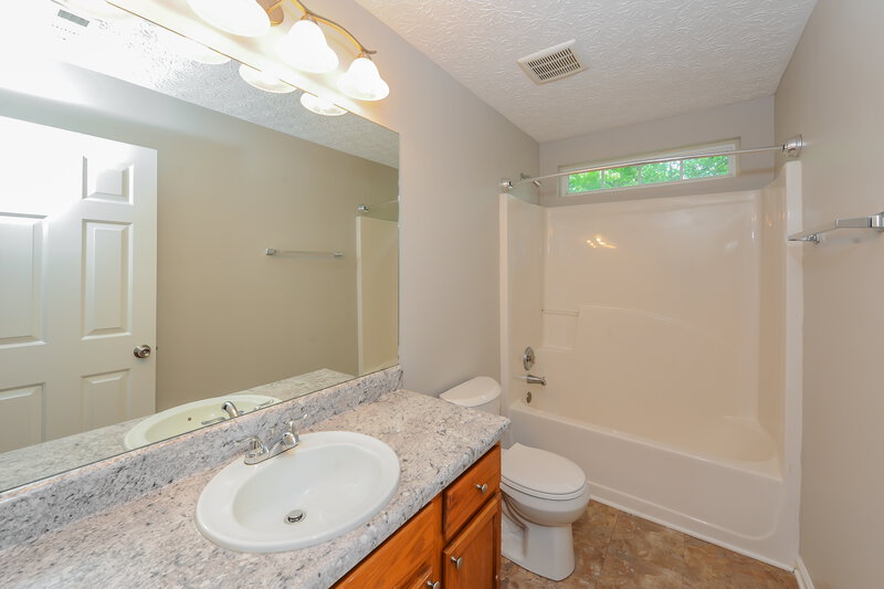 1,865/Mo, 310 Pieris Dr Canton, GA 30114 Main Bathroom View