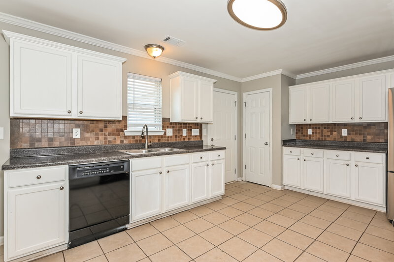1,945/Mo, 505 Walnut Woods Dr Braselton, GA 30517 Kitchen View