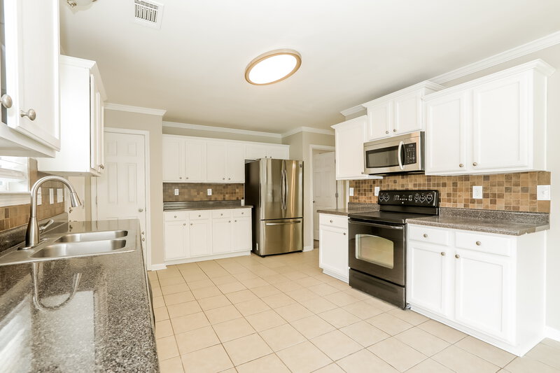 2,910/Mo, 505 Walnut Woods Dr Braselton, GA 30517 Kitchen View 2