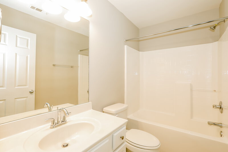 2,910/Mo, 505 Walnut Woods Dr Braselton, GA 30517 Bathroom View