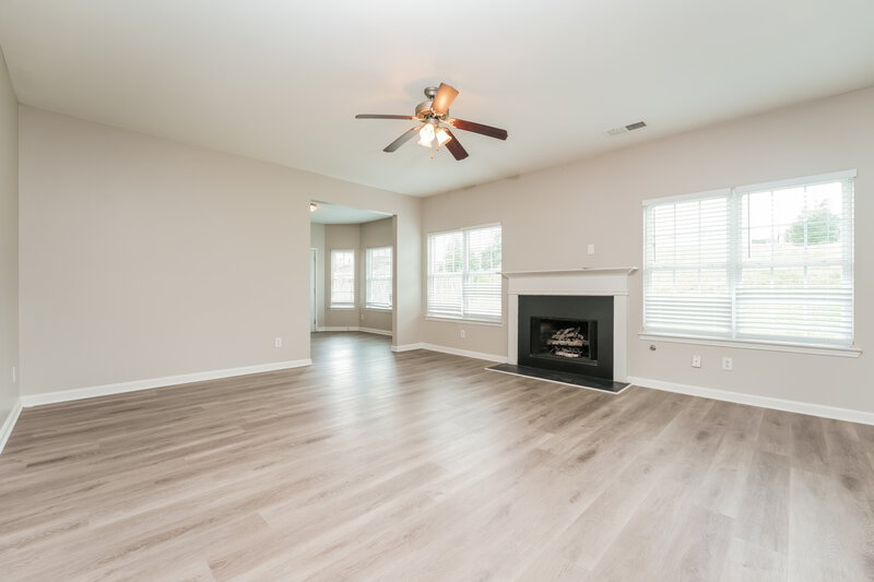 3,220/Mo, 1471 Ewing Farm Dr Loganville, GA 30052 Living Room View