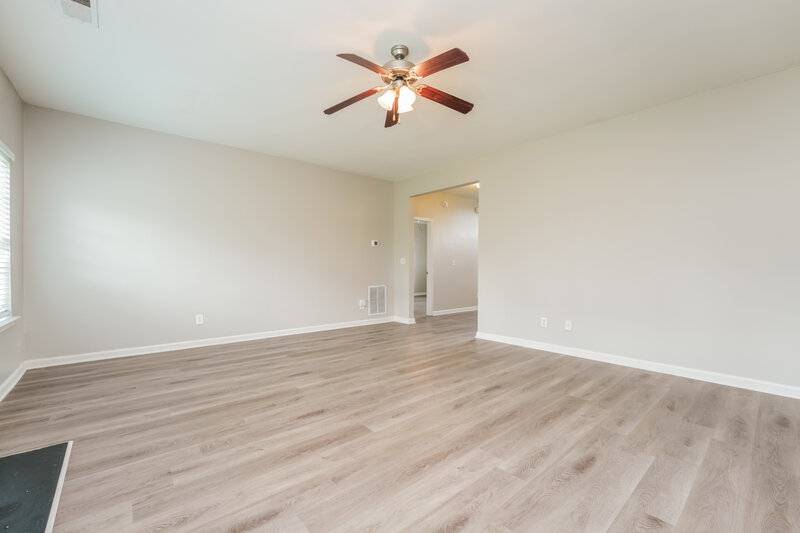 3,220/Mo, 1471 Ewing Farm Dr Loganville, GA 30052 Living Room View 2