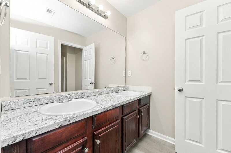2,220/Mo, 1471 Ewing Farm Dr Loganville, GA 30052 Bathroom View
