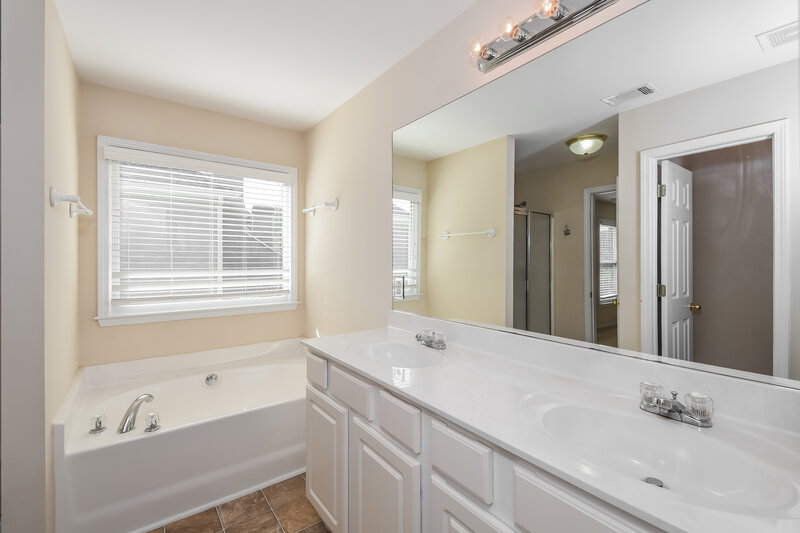 2,390/Mo, 3075 Woodbridge Ln Canton, GA 30114 Main Bathroom View