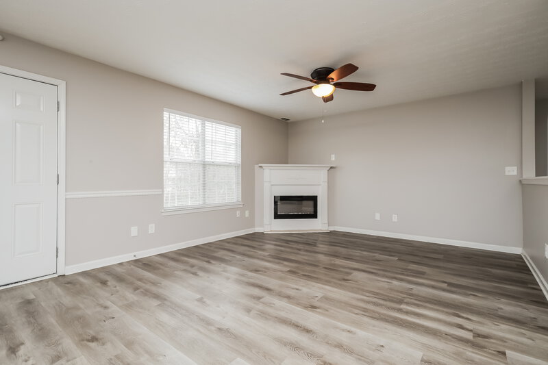 2,245/Mo, 316 Nunnally Dr Stockbridge, GA 30281 Living Room View