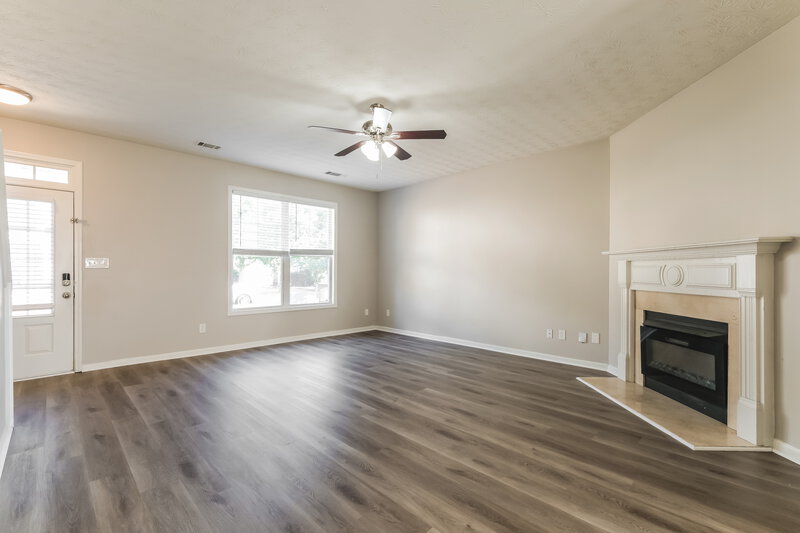 2,030/Mo, 422 Marsh Lake Rd Lawrenceville, GA 30045 Living Room View