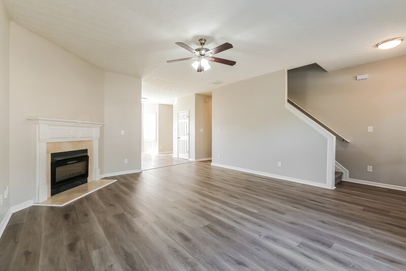 2,030/Mo, 422 Marsh Lake Rd Lawrenceville, GA 30045 Living Room View 2