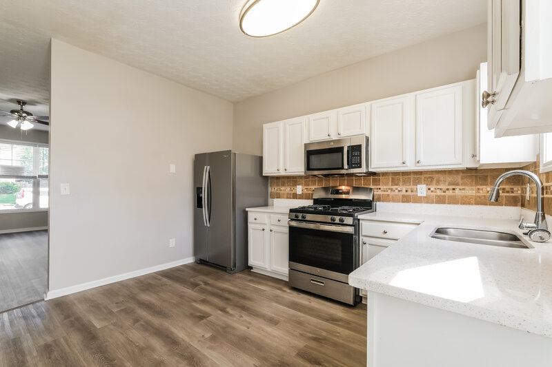 2,030/Mo, 422 Marsh Lake Rd Lawrenceville, GA 30045 Kitchen View
