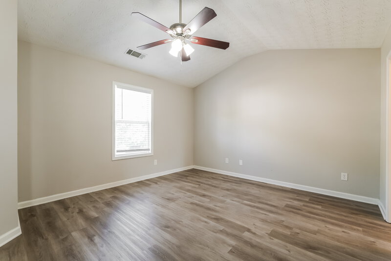 2,030/Mo, 422 Marsh Lake Rd Lawrenceville, GA 30045 Main Bedroom View