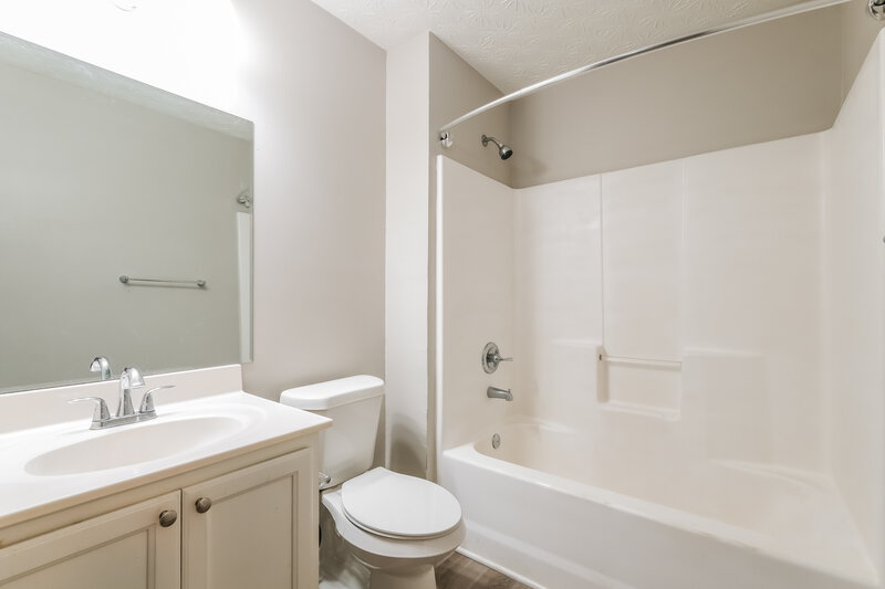 2,030/Mo, 422 Marsh Lake Rd Lawrenceville, GA 30045 Bathroom View