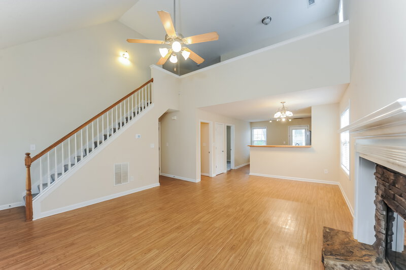 2,800/Mo, 216 Mackenzie Ct Canton, GA 30115 Living Room View 2