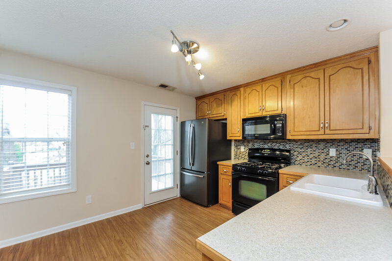 2,800/Mo, 216 Mackenzie Ct Canton, GA 30115 Kitchen View 2
