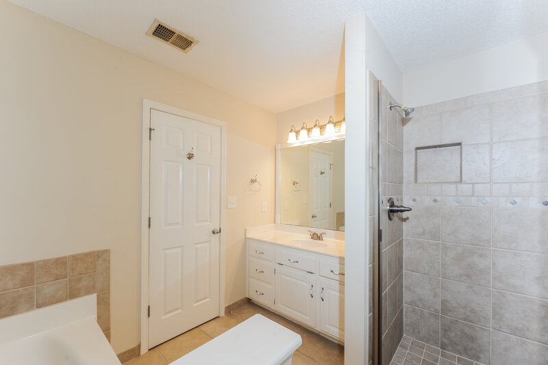 2,800/Mo, 216 Mackenzie Ct Canton, GA 30115 Main Bathroom View 2