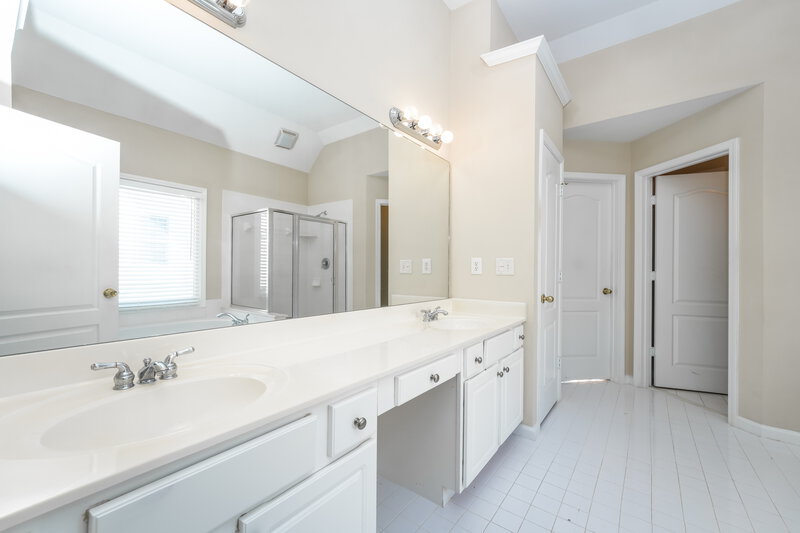 3,540/Mo, 7234 Lake Crossing Stone Mountain, GA 30087 Main Bathroom View