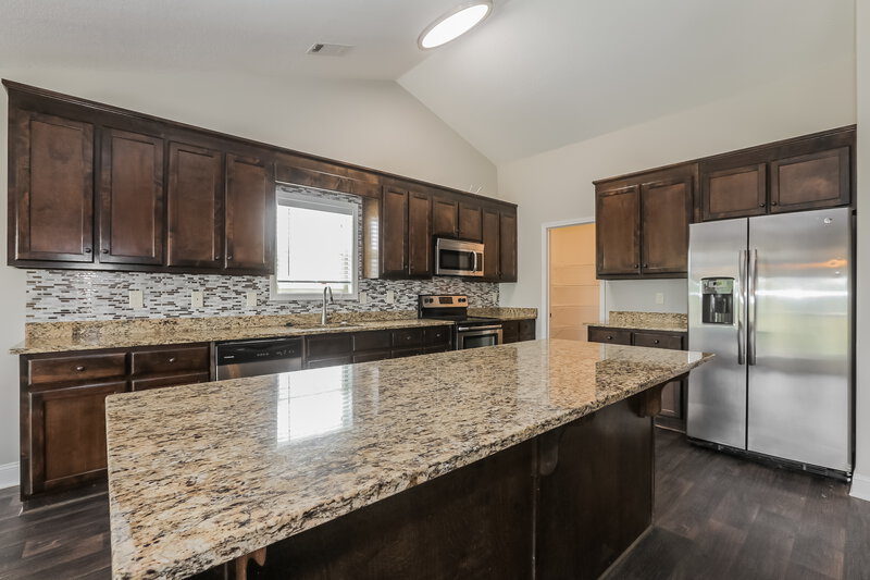 2,295/Mo, 1779 Miller Springs Dr Bethlehem, GA 30620 Kitchen View