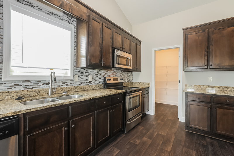 2,295/Mo, 1779 Miller Springs Dr Bethlehem, GA 30620 Kitchen View 2