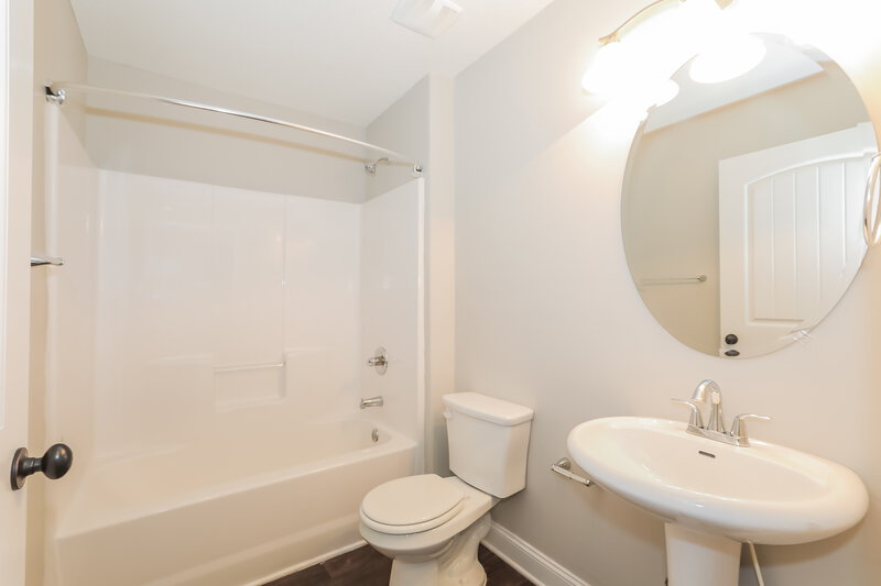 2,295/Mo, 1779 Miller Springs Dr Bethlehem, GA 30620 Bathroom View