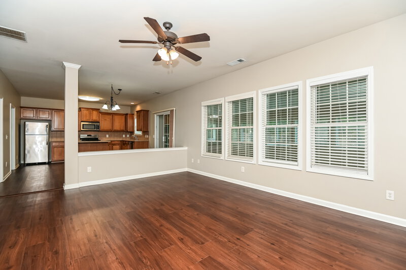 2,425/Mo, 300 Nobleman Way Canton, GA 30114 Living Room View