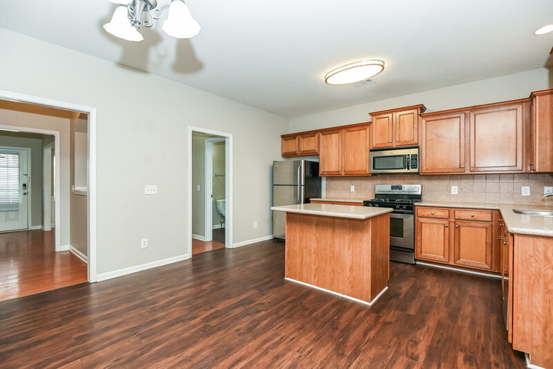 2,425/Mo, 300 Nobleman Way Canton, GA 30114 Kitchen View