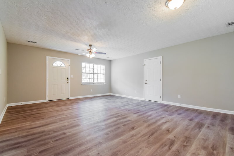 2,360/Mo, 109 Clifford Ct Stockbridge, GA 30281 Living Room View