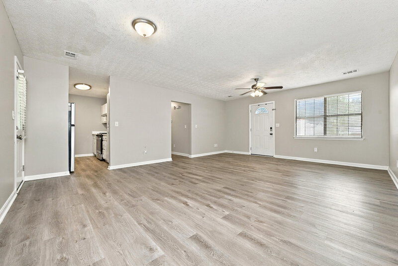 1,670/Mo, 109 Clifford Ct Stockbridge, GA 30281 Living Room View