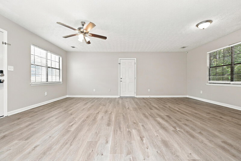 1,670/Mo, 109 Clifford Ct Stockbridge, GA 30281 Living Room View 2