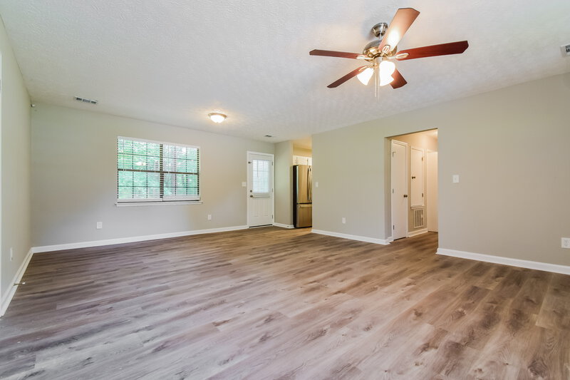 2,360/Mo, 109 Clifford Ct Stockbridge, GA 30281 Living Room View 3