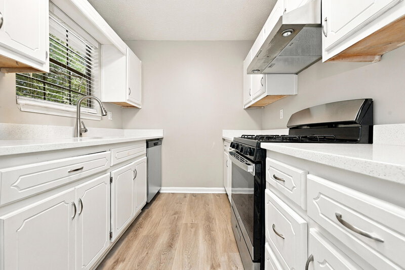 1,670/Mo, 109 Clifford Ct Stockbridge, GA 30281 Kitchen View