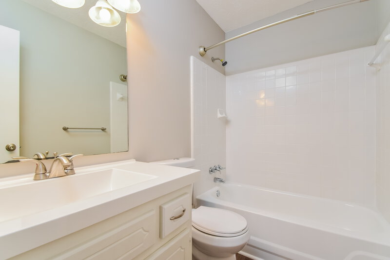 2,360/Mo, 109 Clifford Ct Stockbridge, GA 30281 Main Bathroom View