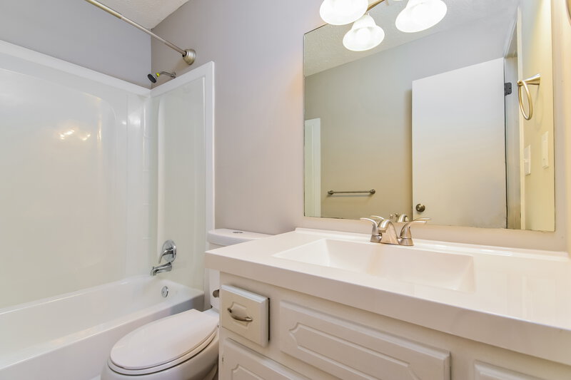 2,360/Mo, 109 Clifford Ct Stockbridge, GA 30281 Bathroom View