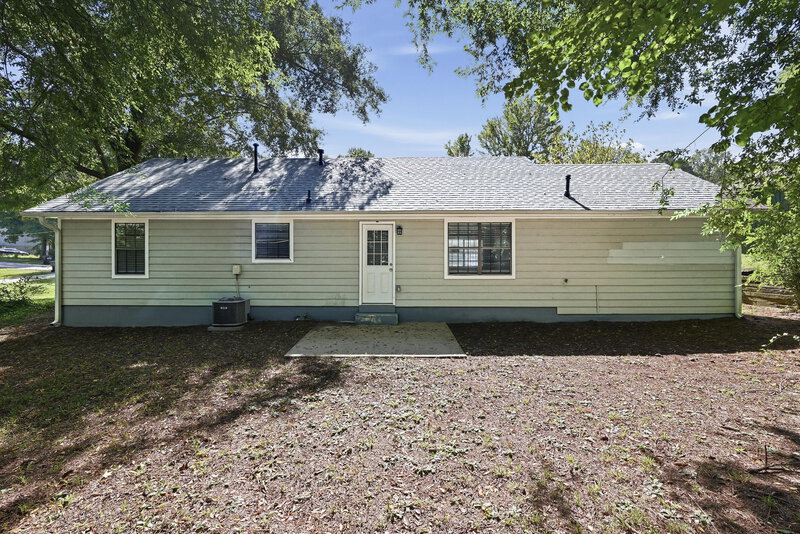 1,670/Mo, 109 Clifford Ct Stockbridge, GA 30281 Rear View
