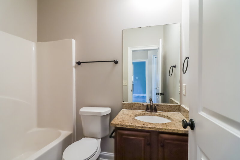 2,195/Mo, 322 Stillwood Dr Newnan, GA 30265 Bathroom View