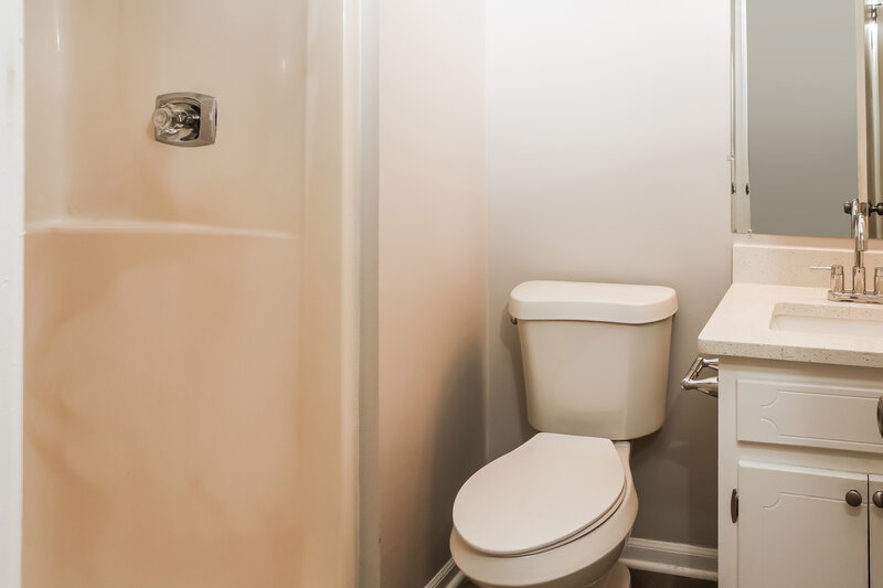 1,615/Mo, 1664 Cherry Hill Rd SW Conyers, GA 30094 Bathroom View