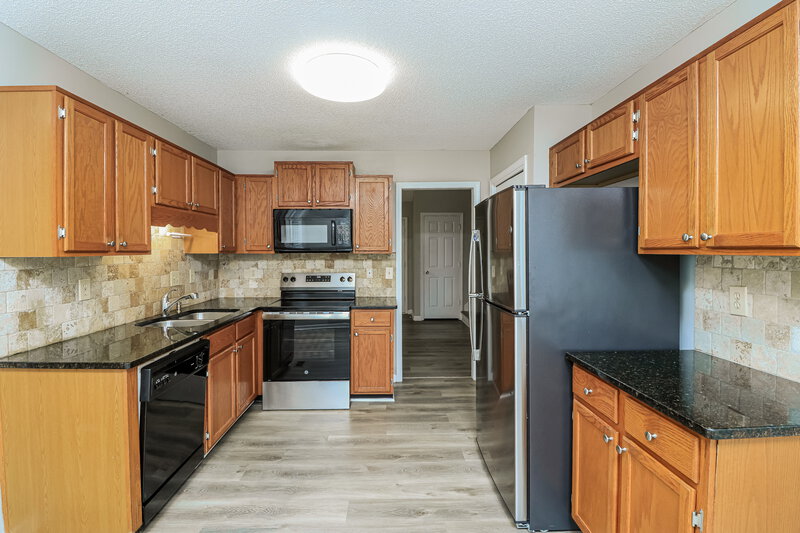 2,990/Mo, 5039 Mickleton Way Powder Springs, GA 30127 Kitchen View