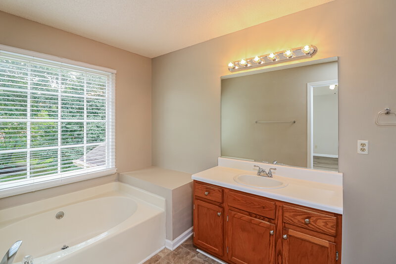 2,990/Mo, 5039 Mickleton Way Powder Springs, GA 30127 Main Bathroom View