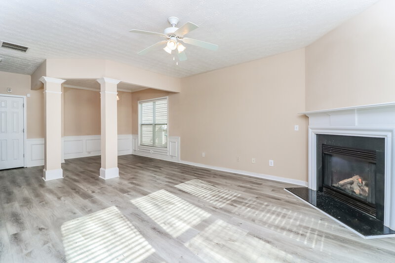 1,920/Mo, 900 Gardenia Curv Canton, GA 30114 Living Room View 3