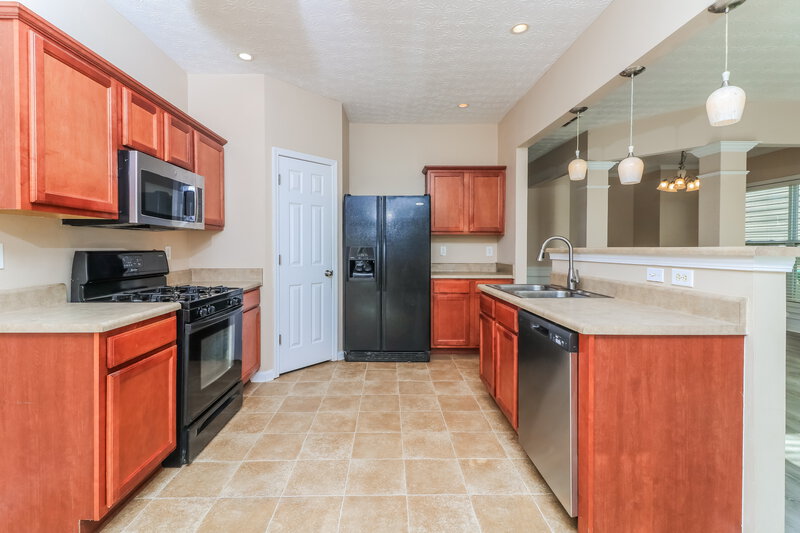 1,920/Mo, 900 Gardenia Curv Canton, GA 30114 Kitchen View