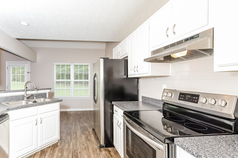 2,120/Mo, 236 Vineyard Ridge Dr Griffin, GA 30223 Kitchen View 2